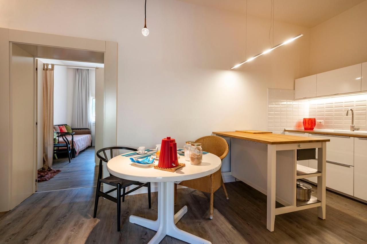 Snug Apartment With Private Courtyard M0270422677 Venesia Bagian luar foto