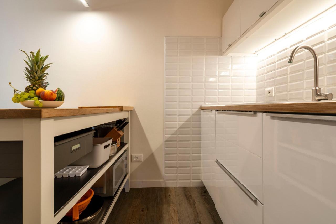 Snug Apartment With Private Courtyard M0270422677 Venesia Bagian luar foto