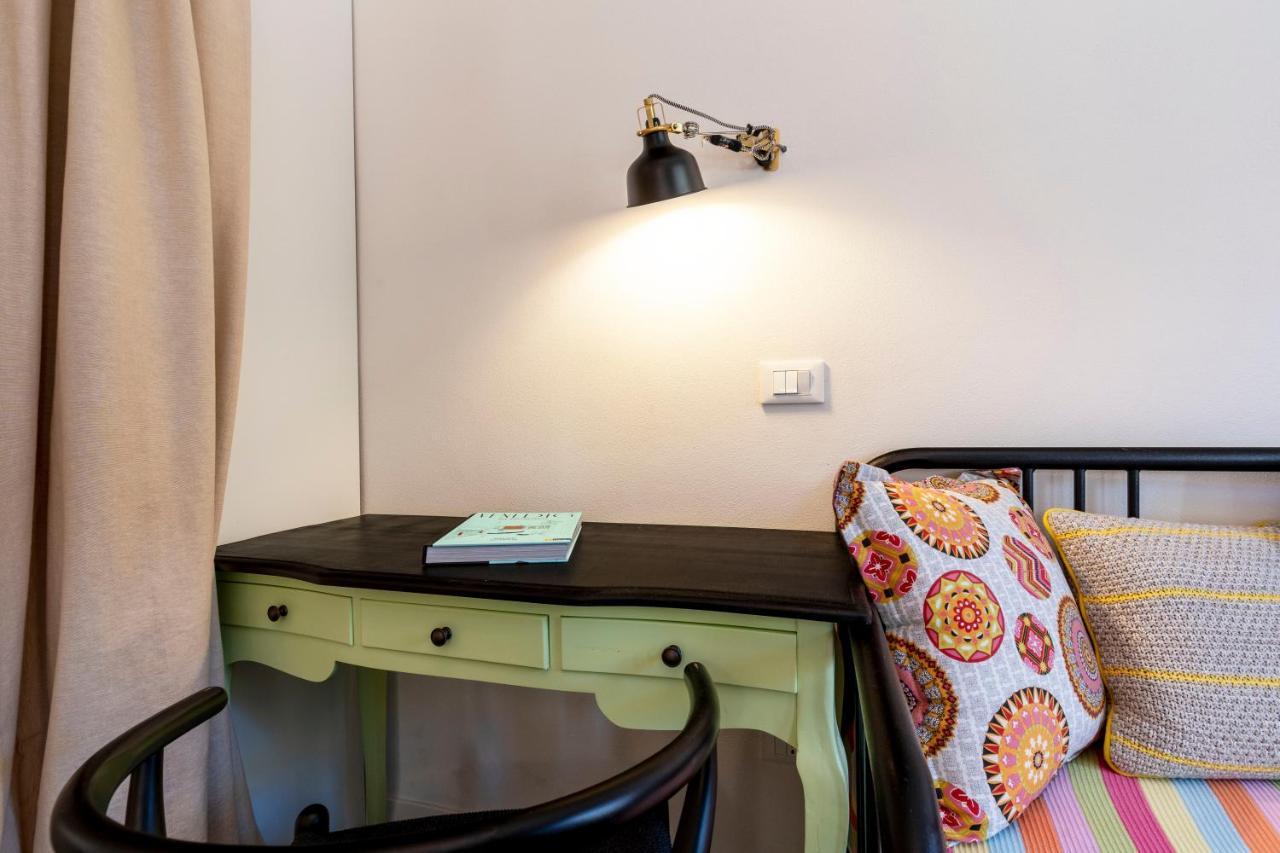 Snug Apartment With Private Courtyard M0270422677 Venesia Bagian luar foto